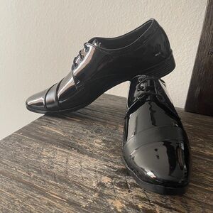 Elegant Black Patent Leather Men's Oxfords